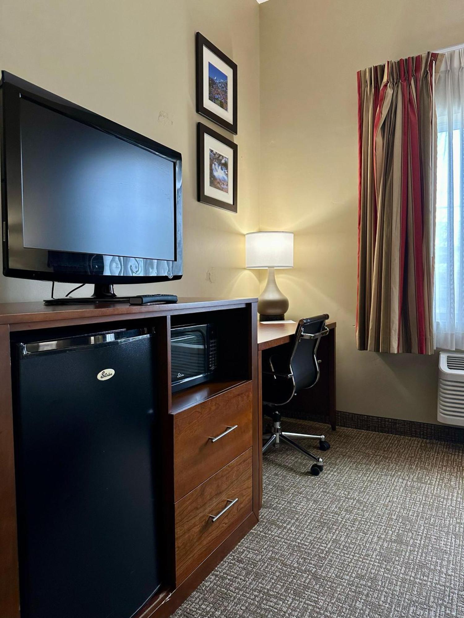 Comfort Inn Ogden Near Event Center Bagian luar foto
