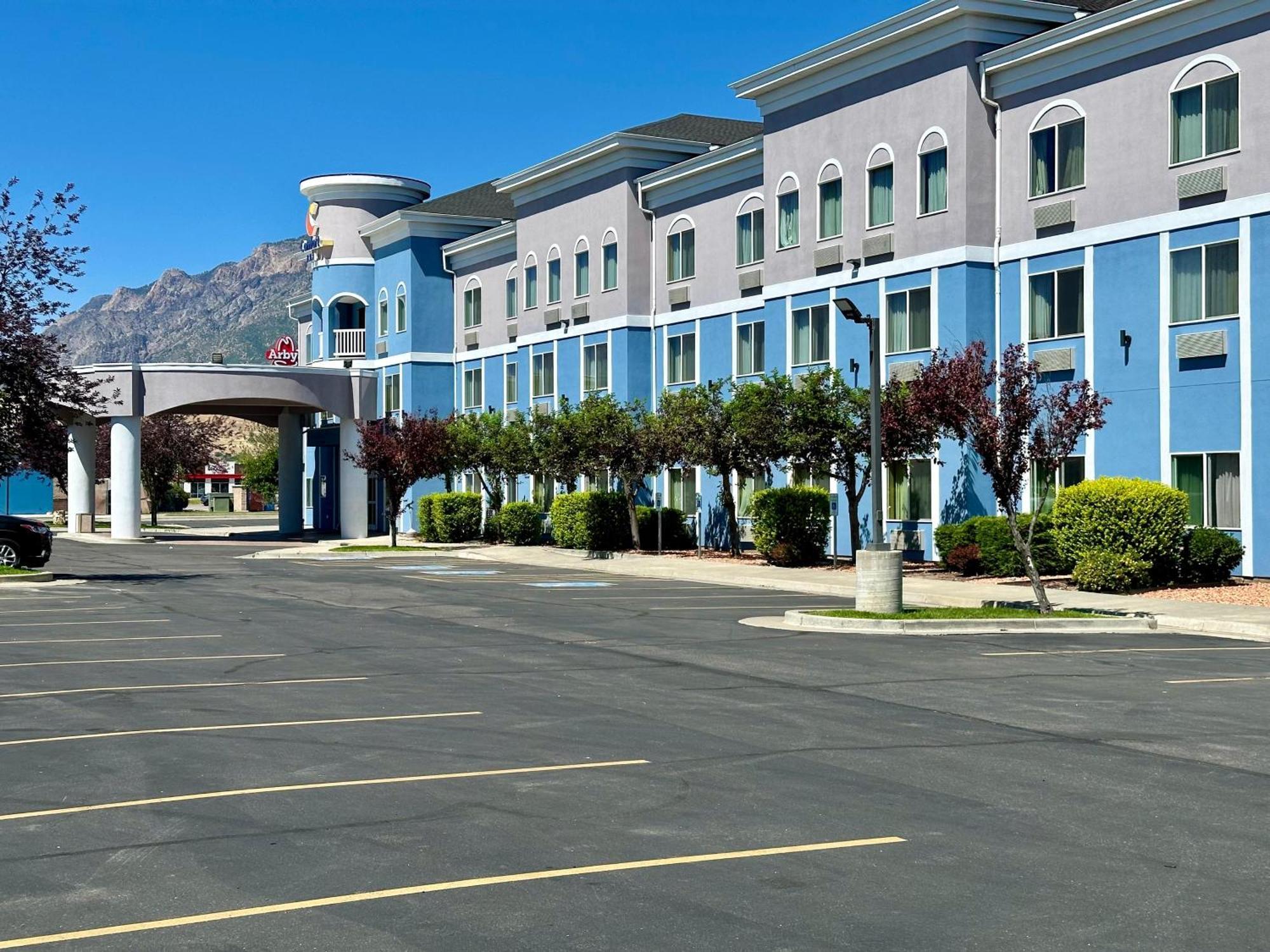 Comfort Inn Ogden Near Event Center Bagian luar foto