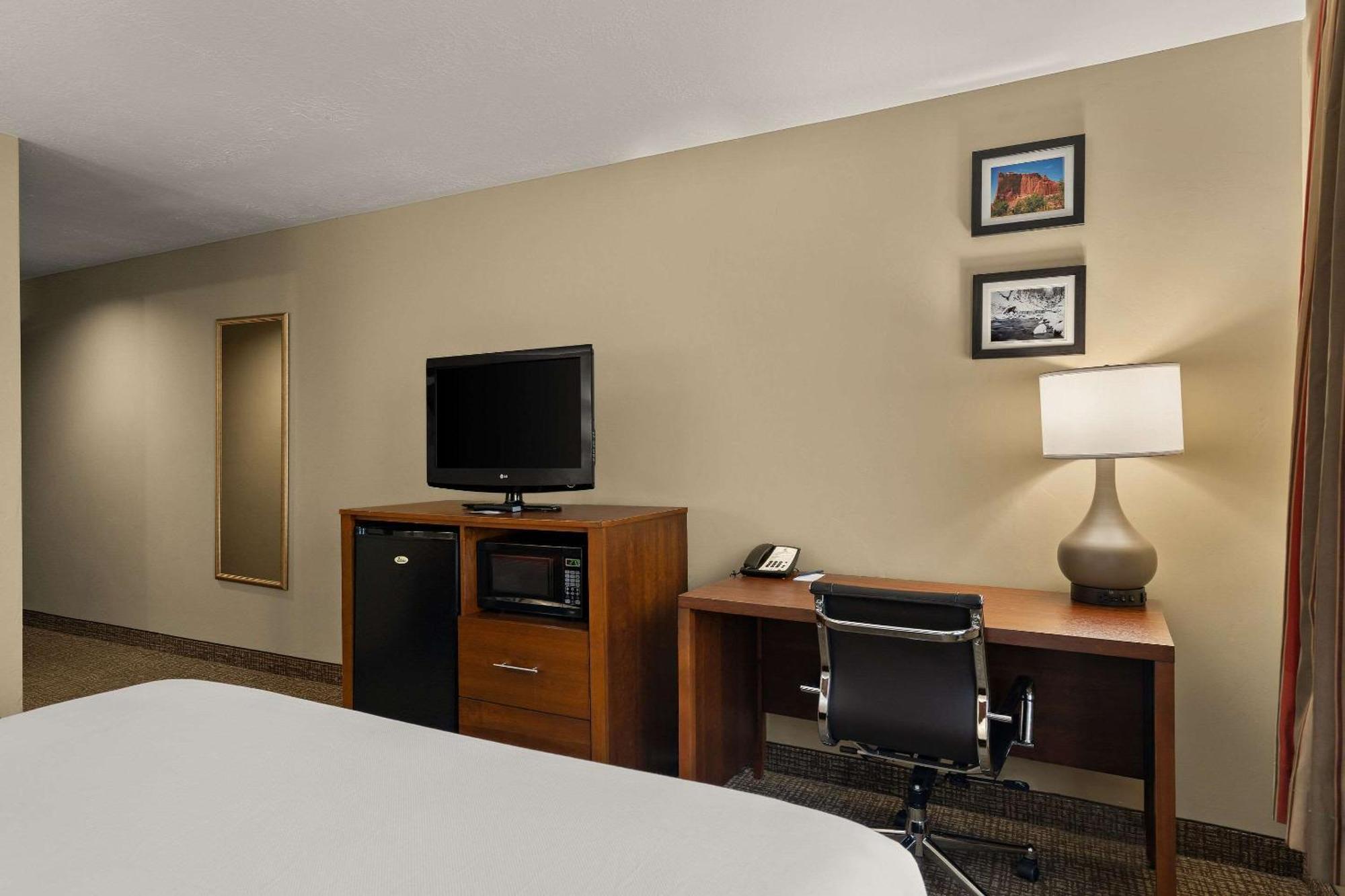 Comfort Inn Ogden Near Event Center Bagian luar foto